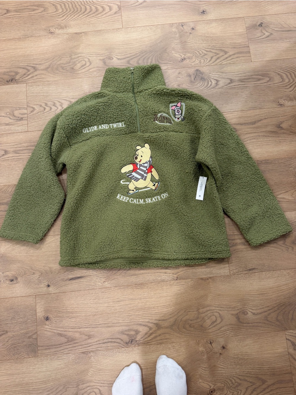 Disney Winnie The Pooh Licensed Winter Sherpa Women’s L Green Sweatshirt NWT